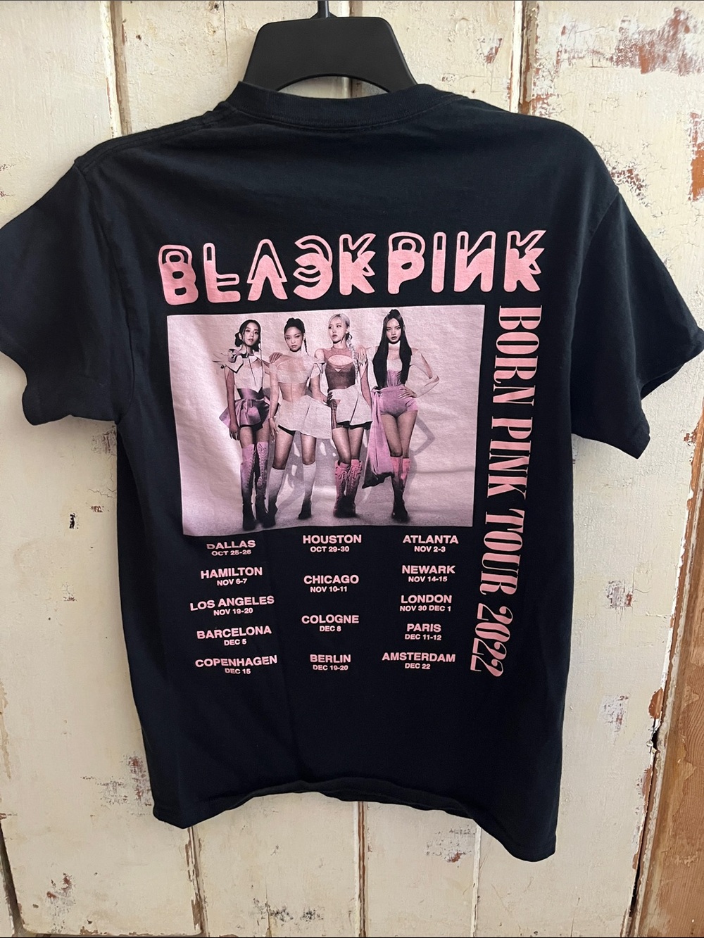 BLACKPINK Kpop Band tee 'Born Pink Tour' Graphic Tee - Black/Pink